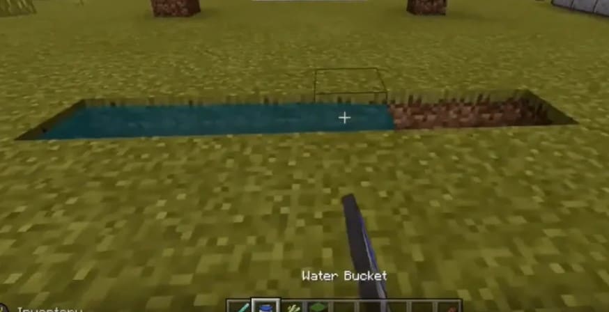 Irrigate the farm in Minecraft