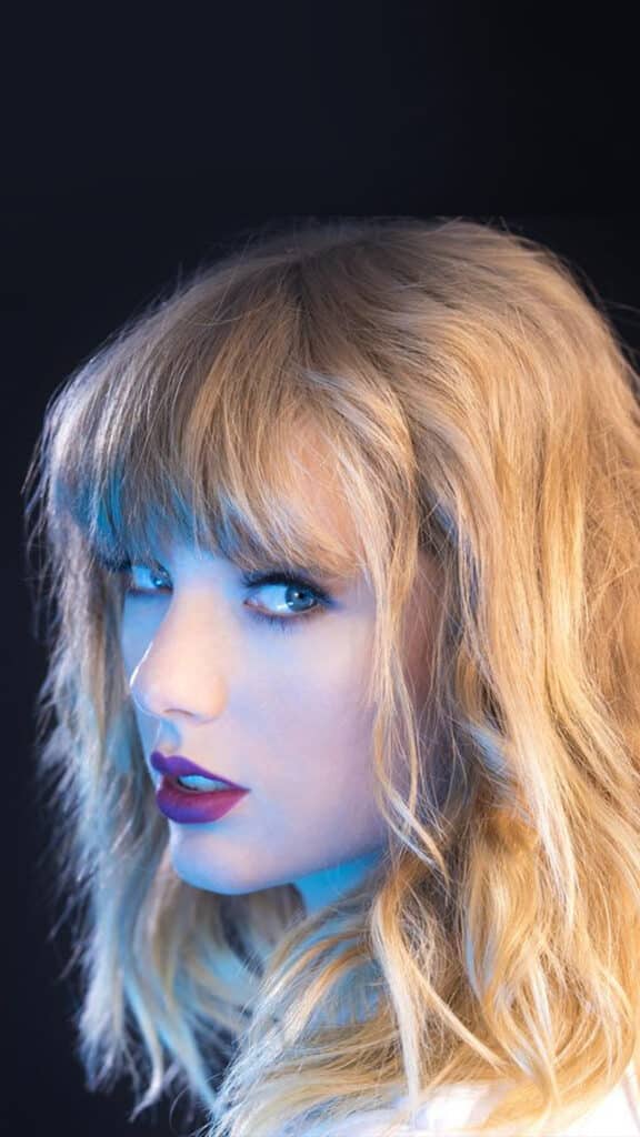 Taylor swift blue sexy singer