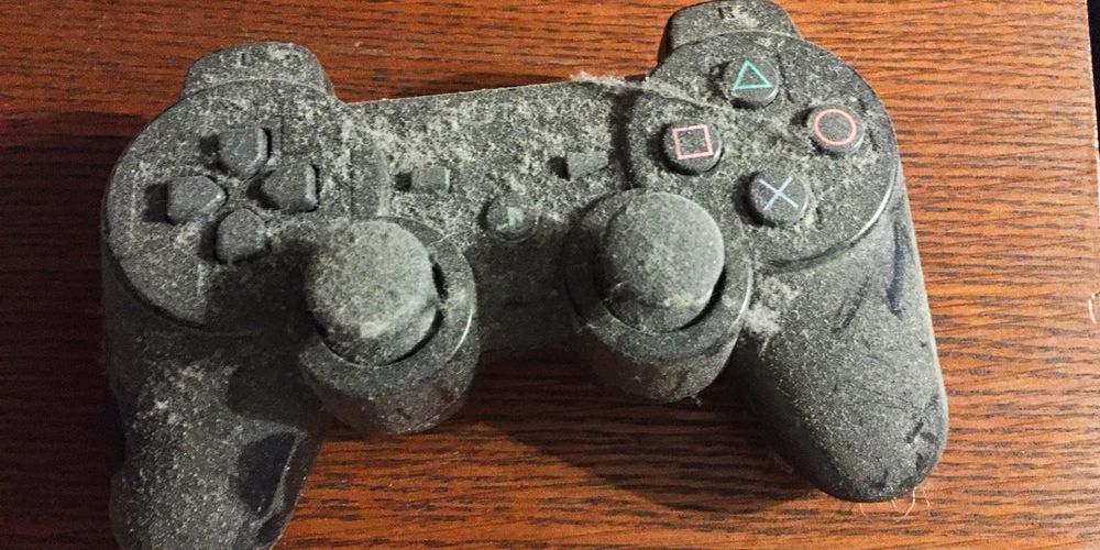 Dirt and dust Xbox One Controller
