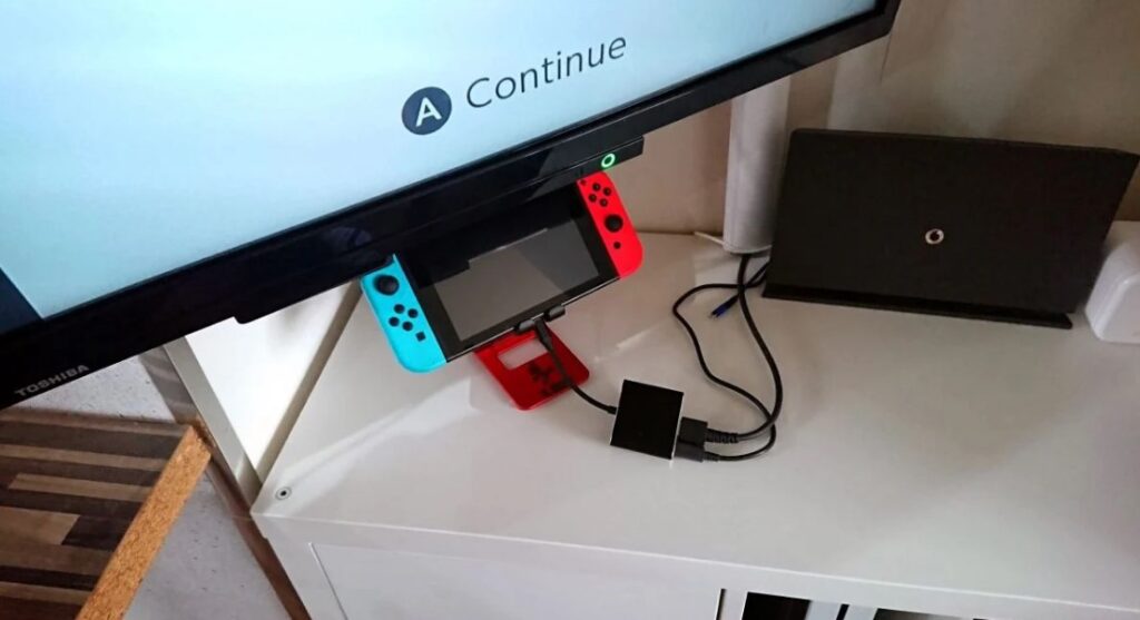 Nintendo Switch into the Switch Dock