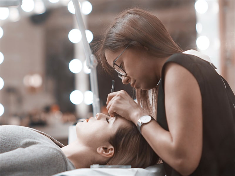 How to Choose the Right Cosmetologist