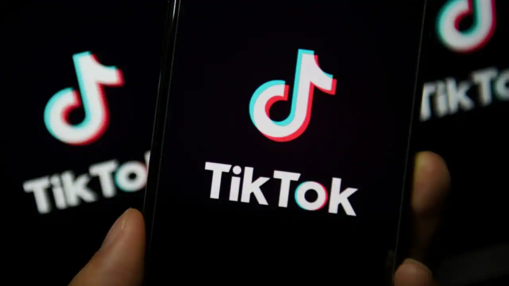 hide tiktok chat